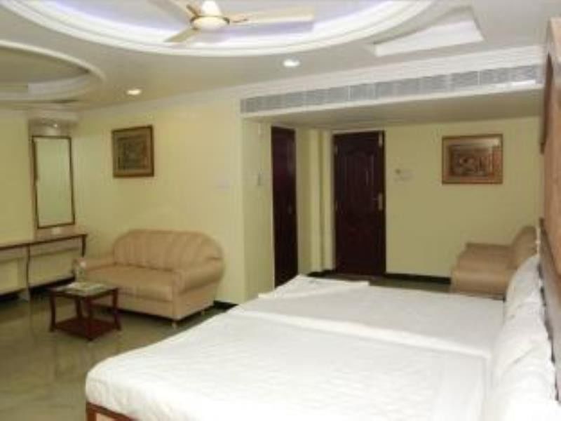 Shri Perumal Inn ポンディシェリ エクステリア 写真